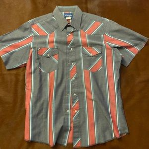 Vintage wrangler short sleeve